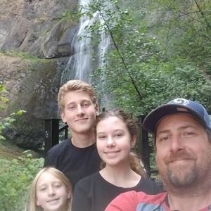 Meet your Posher, Shea